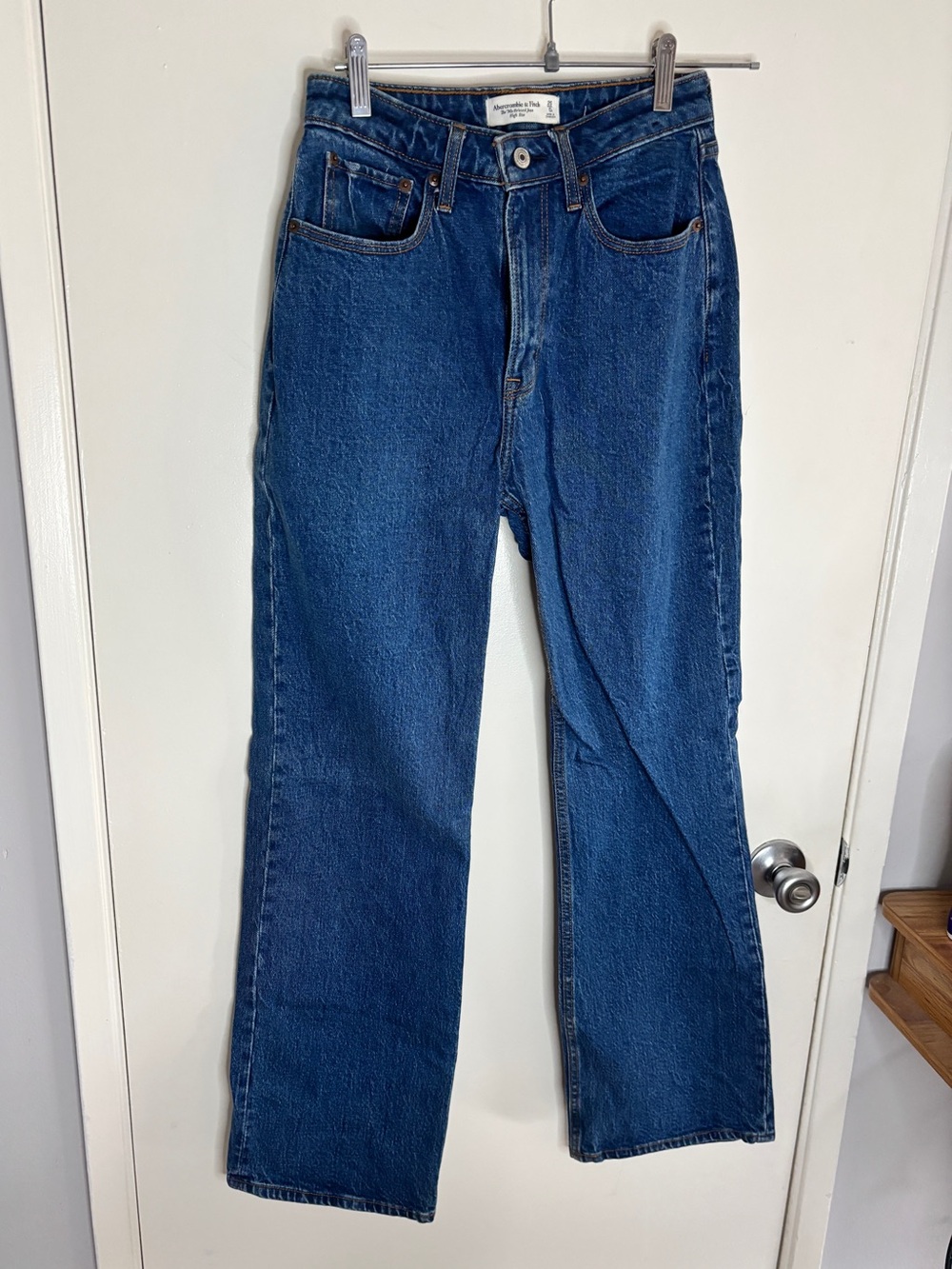 Abercrombie & Fitch Medium Wash Curve Love The 90's Relaxed High Rise Jeans